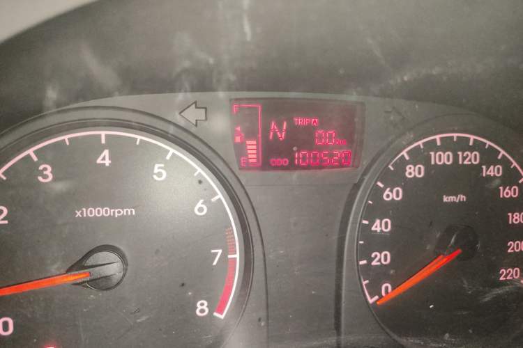 Used Hyundai Verna (older generation) 2011 Hatchback 1.4L Automatic Comfort Model GS