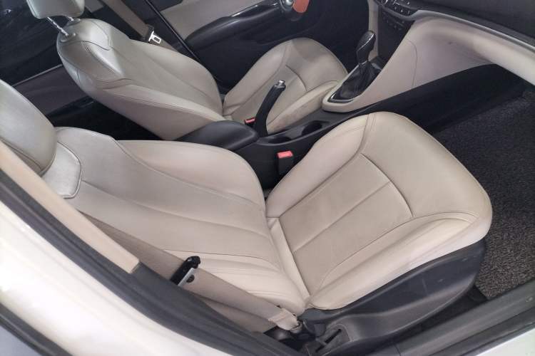 Used Buick GT 2019 15T Dual-Clutch Connected Elite Model China VI Right Front Seat