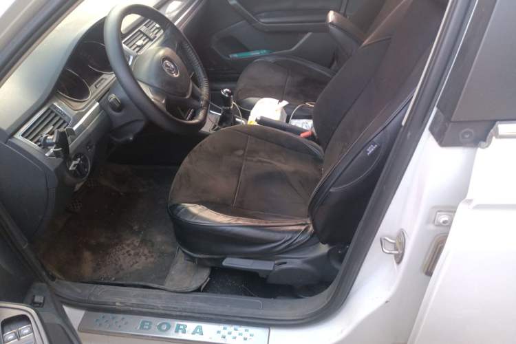 Used Volkswagen Bora 2017 1.6L Manual Fashion Model