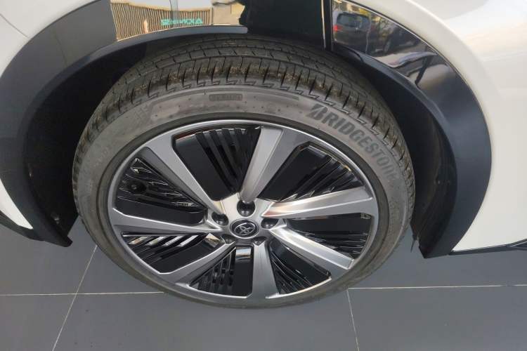 Used Toyota bZ5 2025 Model 550 PRO Smart Driving Edition Exterior 8