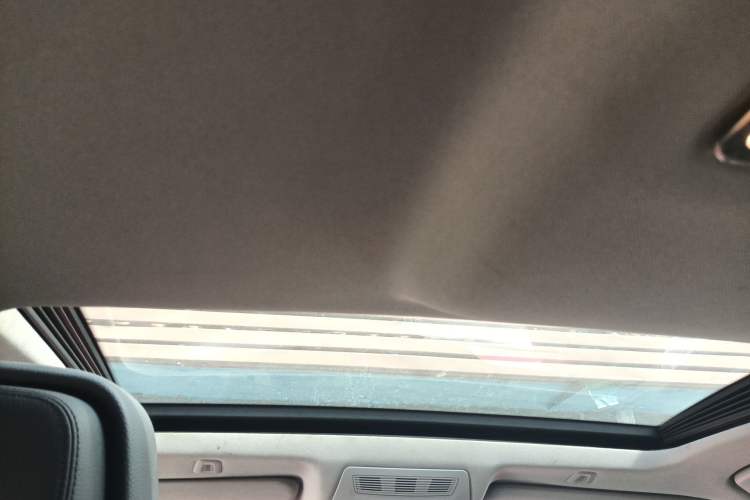 Used BMW 5 Series 2013 520Li Elegant Edition Headliner