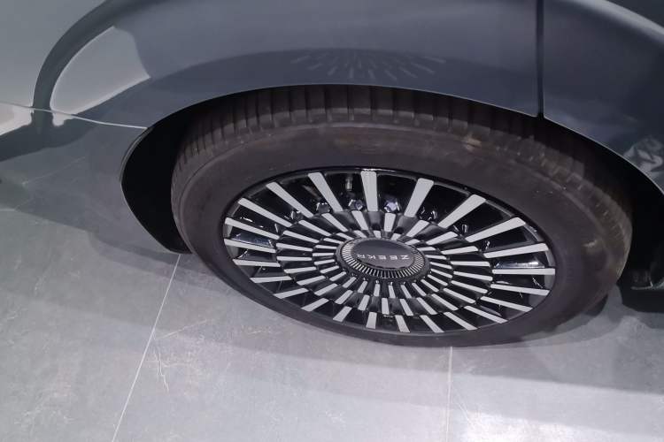 Used Zeekr 009 2024 Six-Seat Executive Version 4WD 108 kWh