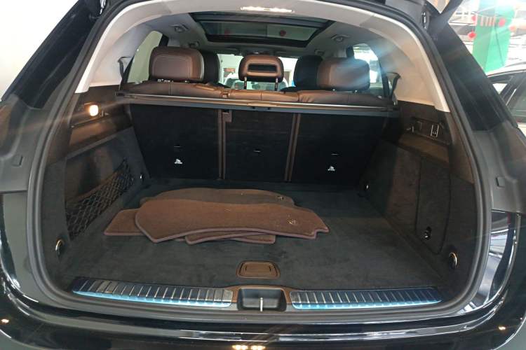 Used Mercedes-Benz GLE 2023 GLE 350 4MATIC Stylish Model Trunk