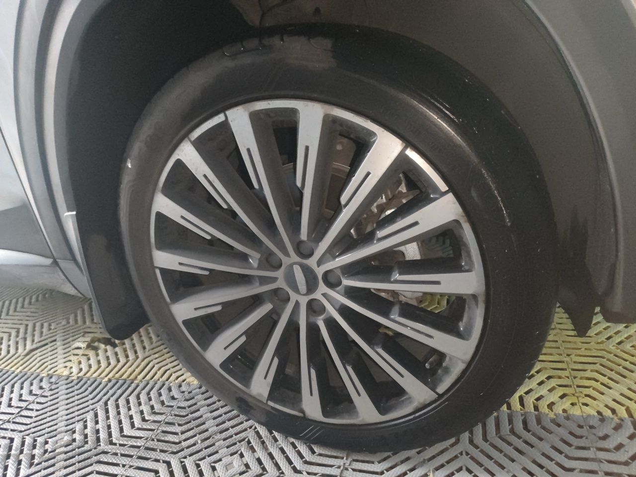 Geely Auto Monjaro L 2025 Dongfang Yao 2.0TD Automatic Lanxing Edition — снимка 8