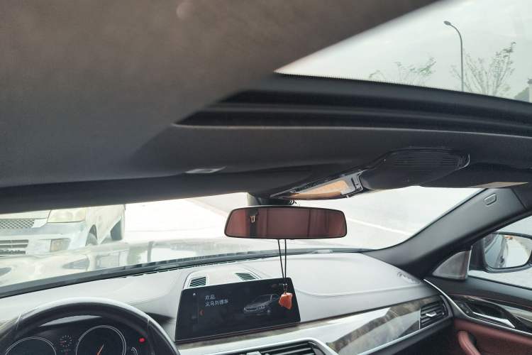 Used BMW 5 Series 2018 Restyled 530Li Leading Edition M Sport Package
