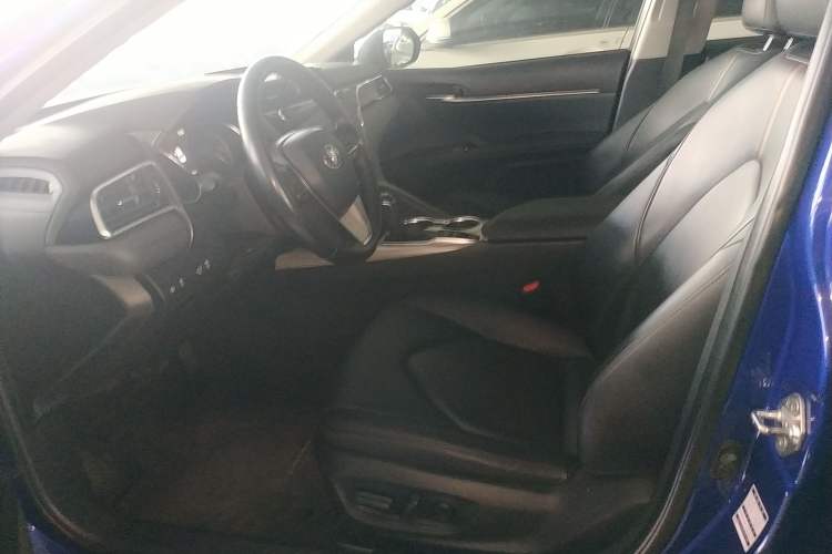 Used Toyota Camry 2019 Dual-Engine 2.5 HG Luxury Edition China VI Standard