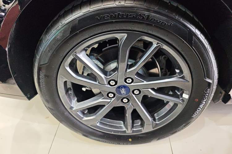 Used Ford Mondeo 2025 2.0T EcoBoost Luxury Version Exterior 5