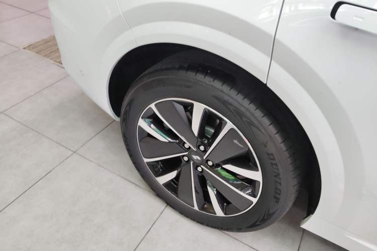 Used Li Auto L6 2025 Pro Smart Refresh Edition Right Rear Wheel Hub