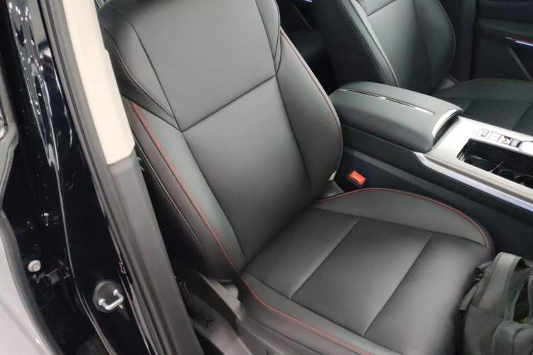 Used Hongqi HS7 PHEV 2025 Model 2.0T PHEV Four-Wheel Drive 2 Millionth Anniversary Edition—7 Seats
