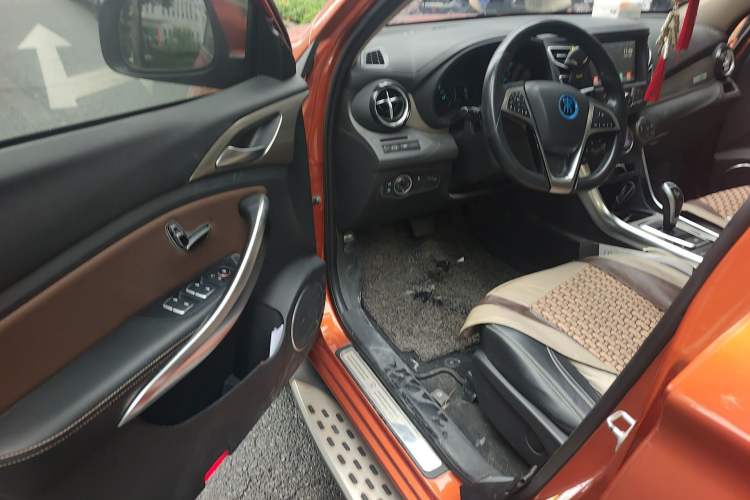 Used BYD Song New Energy 2017 Song DM 1.5TID All-Wheel Drive Prestige Model Driver Seat