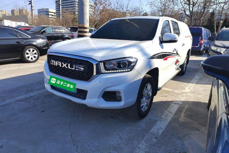 Used SAIC MAXUS T70 2019 2.0T Diesel Automatic Two-Wheel Drive Luxury Version with Long Body and High Ground Clearance