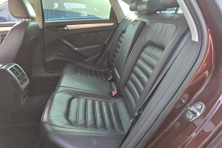 Used Volkswagen Passat 2014 1.8TSI DSG Prestige Navigation Edition Left Rear Seat