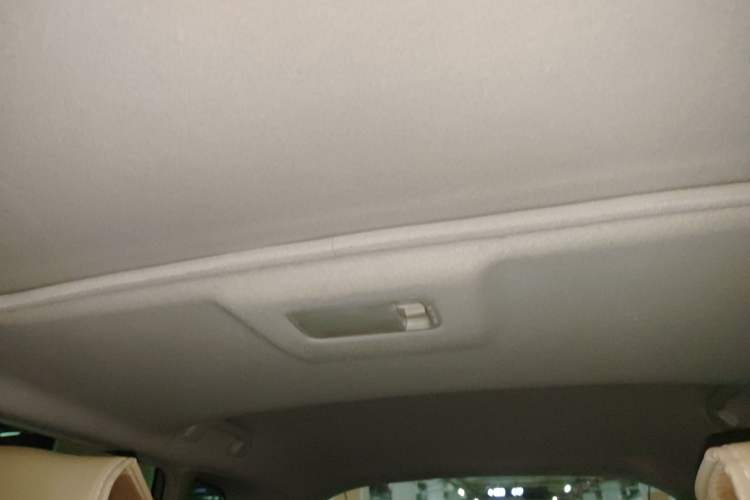 Used Nissan Tiida 2011 1.6L CVT Smart Version Headliner