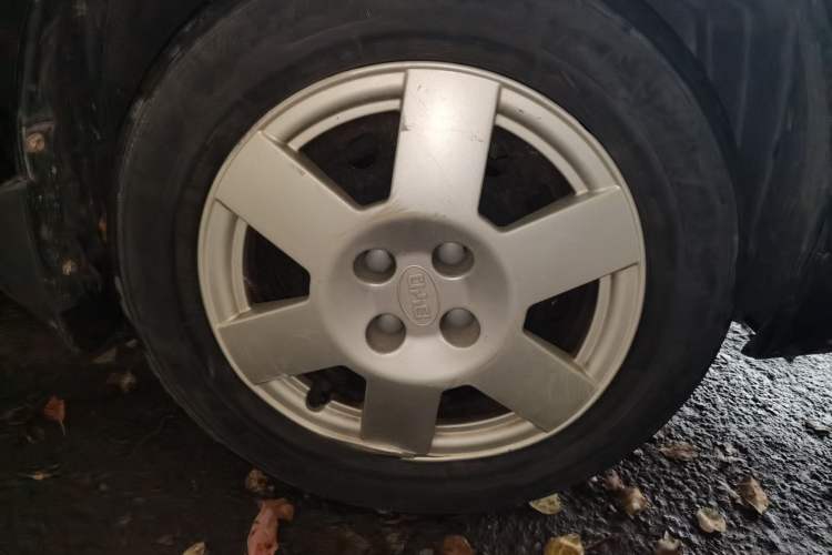 Used BYD F3 2013 Energy-Efficient Model 1.5L Manual Comfort Version Right Front Wheel Hub