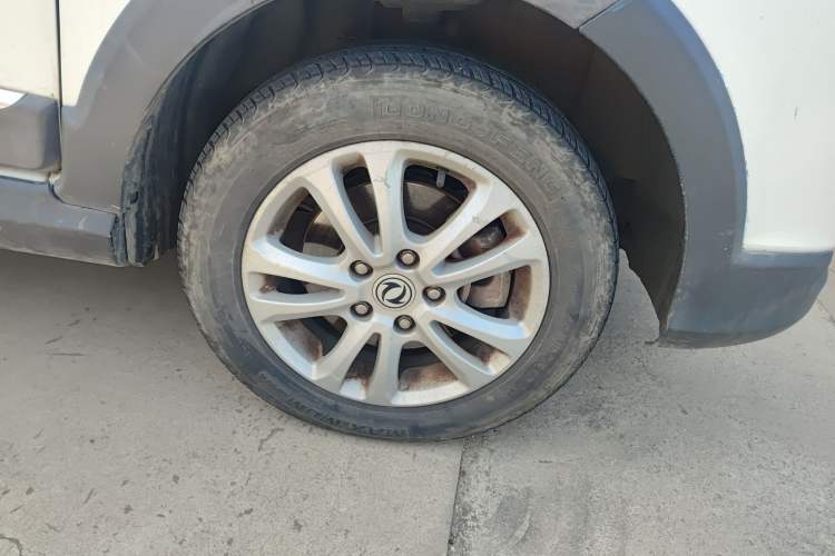 Used Dongfeng Fengon 360 2015 1.5L Manual Comfort II 7-Seater Right Front Wheel Hub