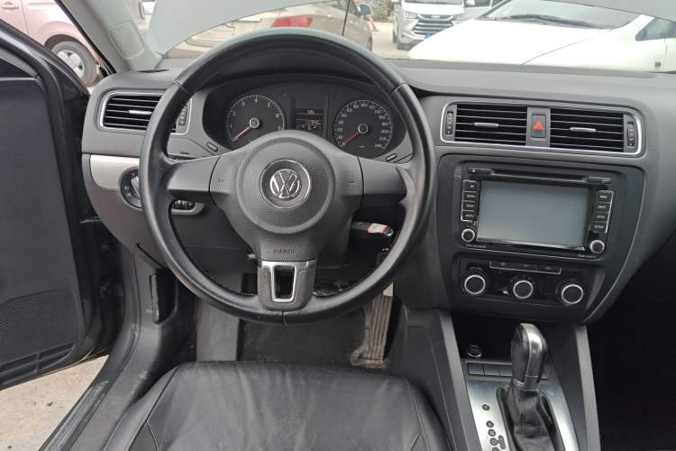 Used Volkswagen Sagitar 2014 Revised Version 1.6L Automatic Comfort Edition
