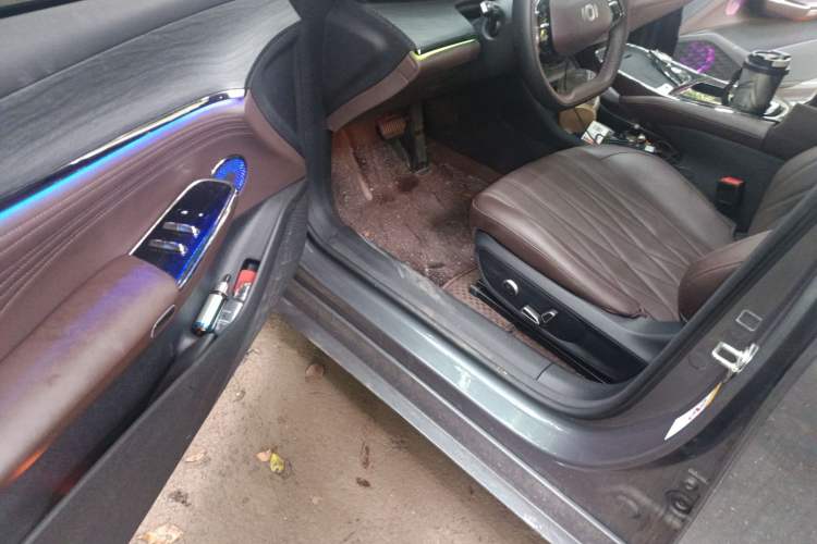 Used CHANGAN NEVO A07 2025 Blue Whale Pure Electric 625 Flagship Model
