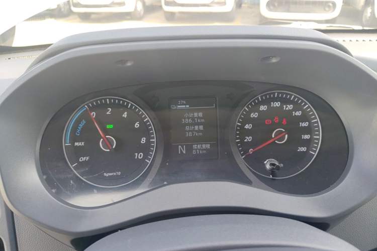 Used Wuling Yangguang 2024 300KM Comfort Version Passenger Van 75kW Instrument Cluster