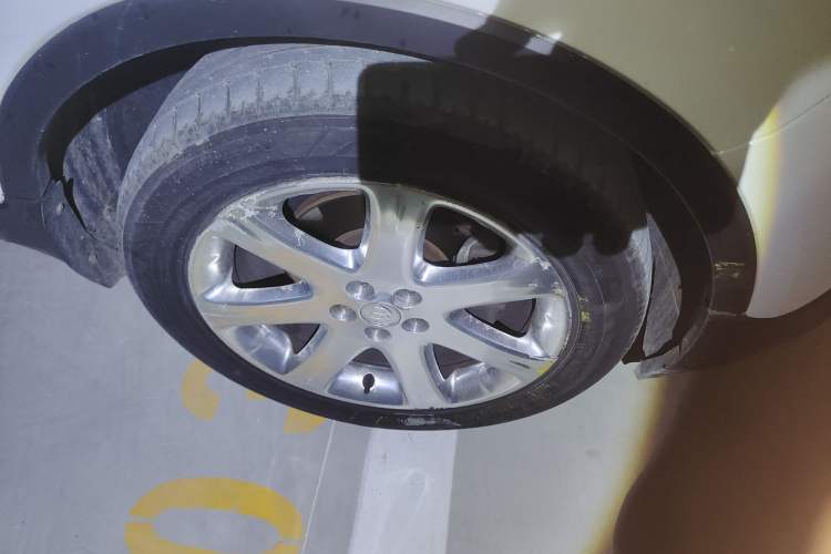 Used Buick Encore 2013 1.4T Automatic All-Wheel Drive Flagship Edition Right Front Wheel Hub