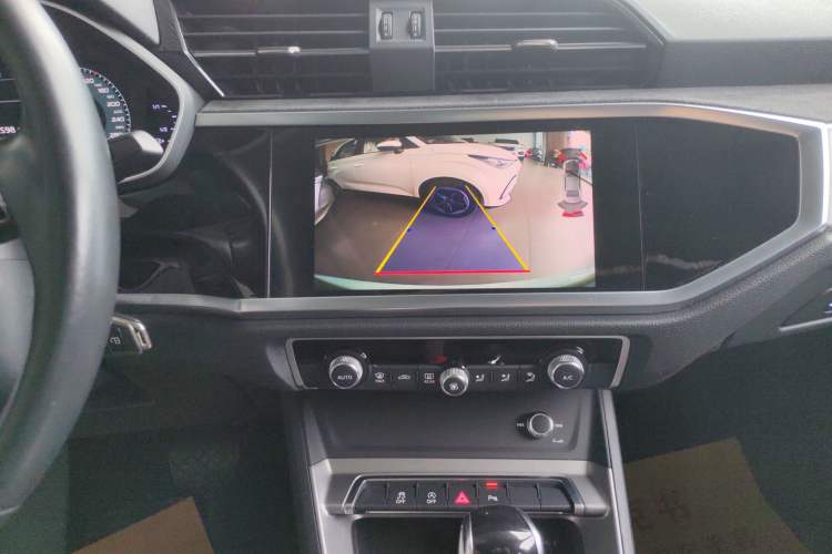 Used Audi Q3 2019 35 TFSI Advanced Dynamic Edition Audio And AC Panel