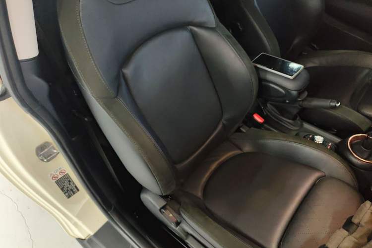 Used MINI MINI 2018 1.5T COOPER Artist