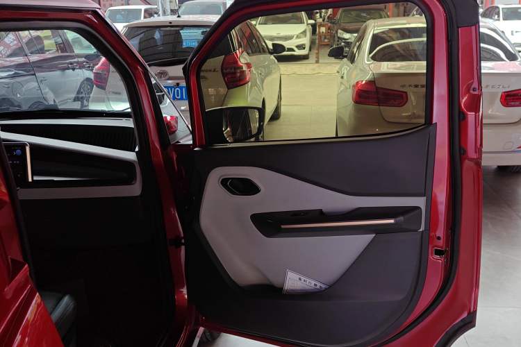 Used Baojun E200 2019 250KM Smart Drive Edition Right Front Door Interior