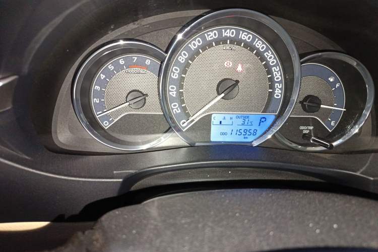 Used Toyota Corolla 2014 1.6L CVT GL Odometer Close Up
