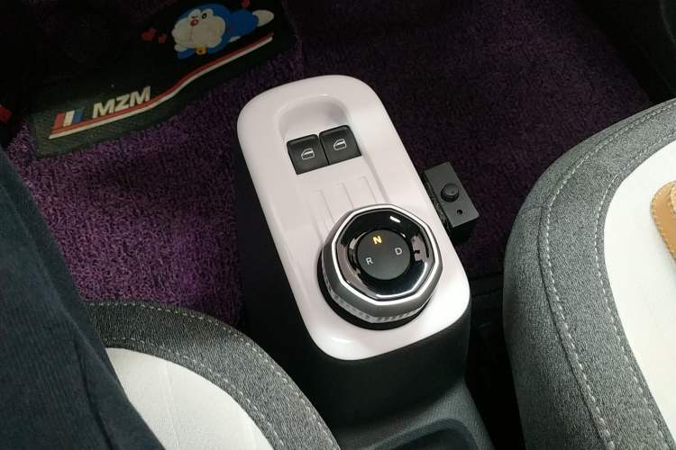 Used Geely Galaxy Panda 2025 210 km – Yuanqi Bear Gear Lever