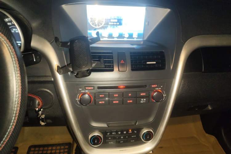 Used Bestune X80 2013 2.0L automatic luxury version