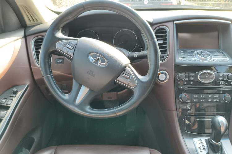 Used Infiniti QX50 2015 2.5L Enjoyment Edition Steering Wheel