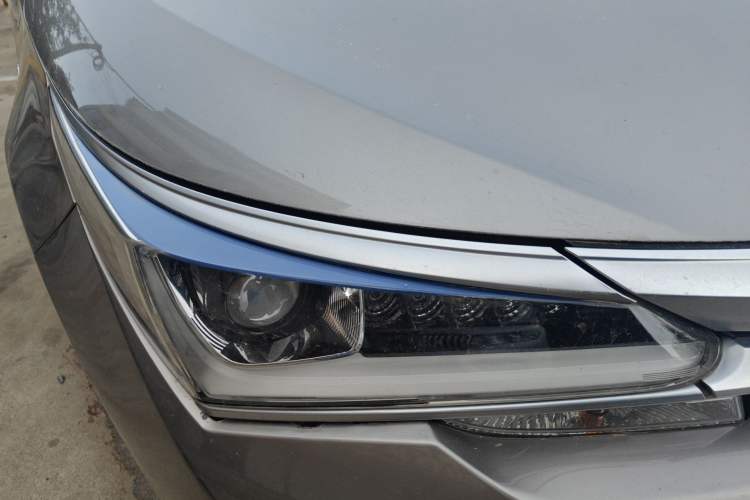 Used Toyota Corolla 2016 Dual-Engine 1.8L E-CVT Elite Edition