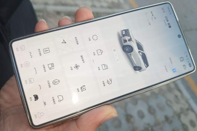 Used GAC Trumpchi GS8 2022 Dual-Engine Series 2.0TM Two-Wheel Drive Prestige Edition (7 Seats)
