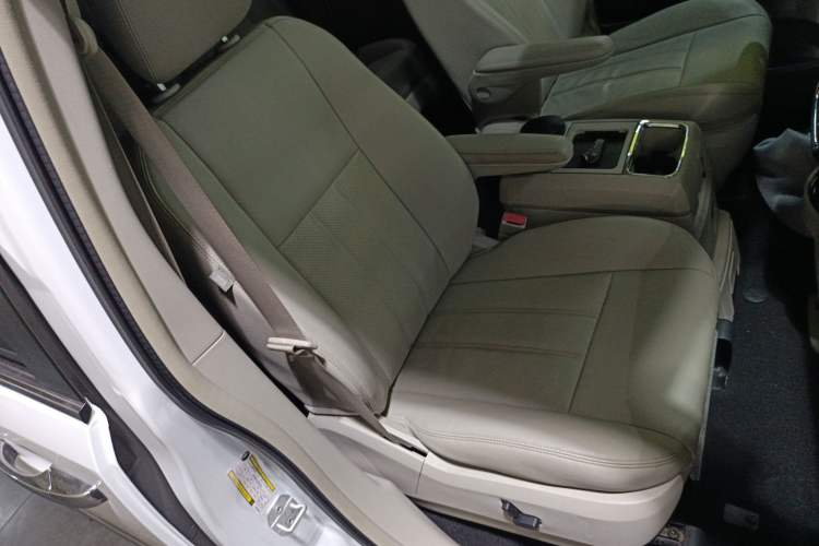 Used Chrysler Grand Voyager 2014 3.6L Comfort Edition