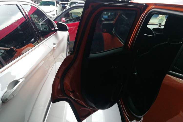 Used Jeep Renegade 2018 Connected Large Screen Version 180T Automatic High-Energy Edition
