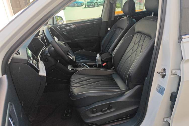 Used Volkswagen Tiguan L 2023 330TSI Automatic Two-Wheel Drive R-Line Enjoyment Edition