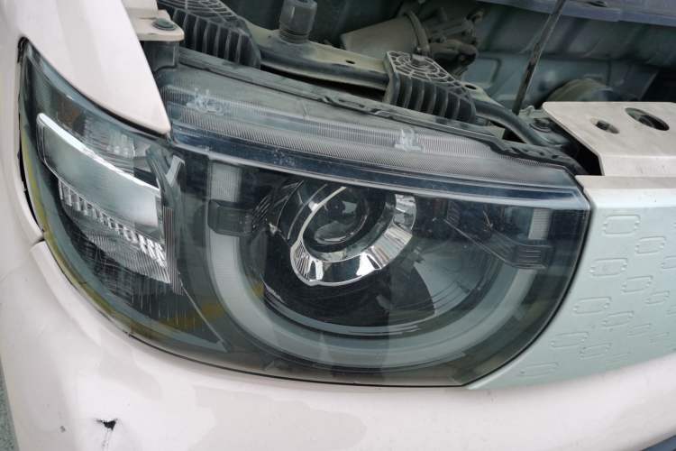 Used Chery QQ Ice Cream 2022 170km Sundae Phosphate Lithium-Ion Right Front Headlight