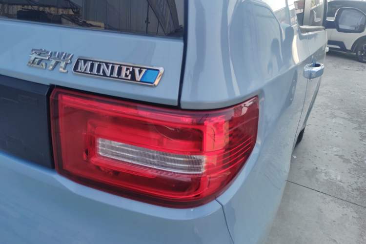 Used Wuling Hongguang MINIEV 2022 Zizai Version Lithium Iron Phosphate Right Rear Taillight