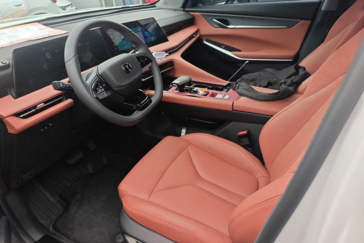 Used CHANGAN CS75 PLUS 2025 Model, 3rd Generation Champion Edition 1.5T Jinghang Version Left Front Seat