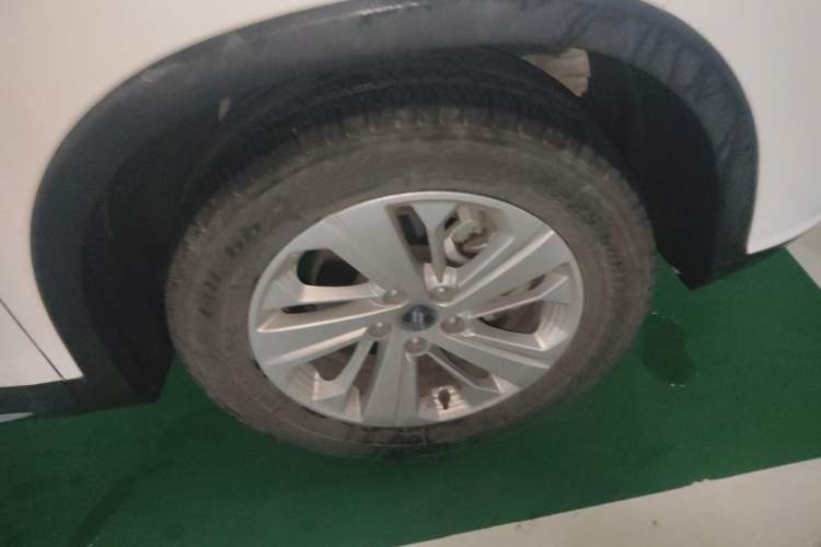 Used CHANGAN OSHAN X7 2020 1.5T Manual Luxury Version Right Front Wheel Hub