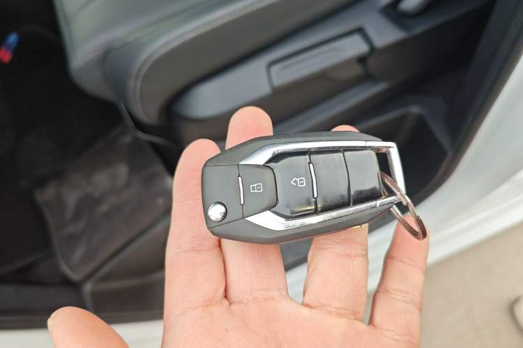 Used SAIC MAXUS G20 2023 ES 2.0T Gasoline Automatic Value Edition