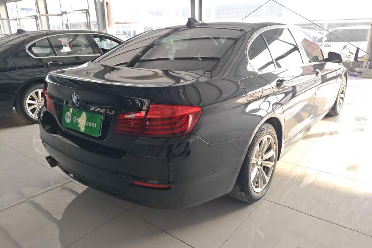 Used BMW 5 Series 2017 520Li Elegant Edition Rear Right 45 Deg