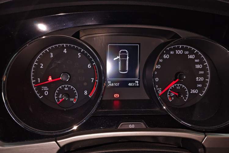 Used Volkswagen Touran 2016 Volkswagen Touran L 280TSI DSG Comfort Edition Odometer Close Up