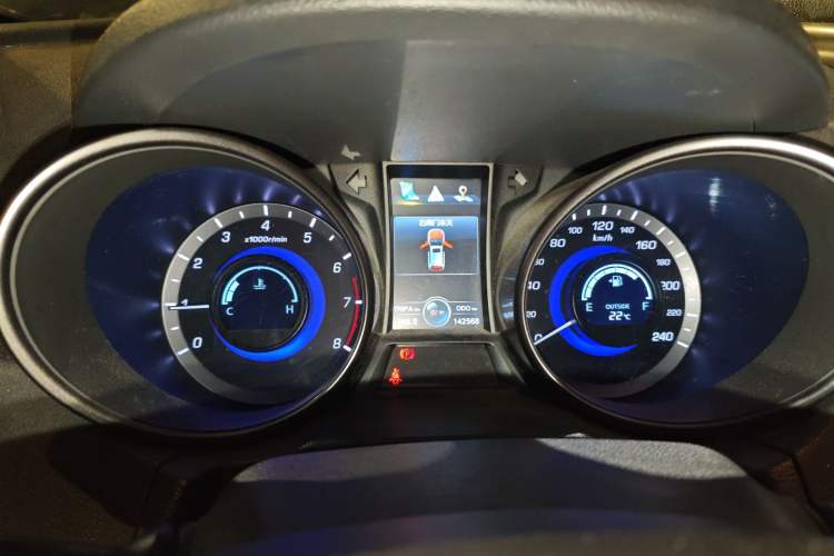 Used CHANGAN CS75 2014 2.0L Manual Luxury Version China V Standard Instrument Cluster