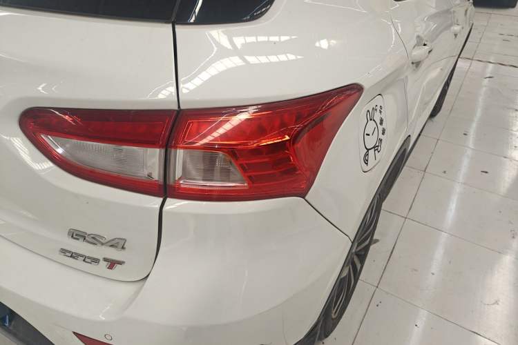 Used GAC Trumpchi GS4 2017 235T Manual Two-Wheel Drive Luxury Edition Right Rear Taillight