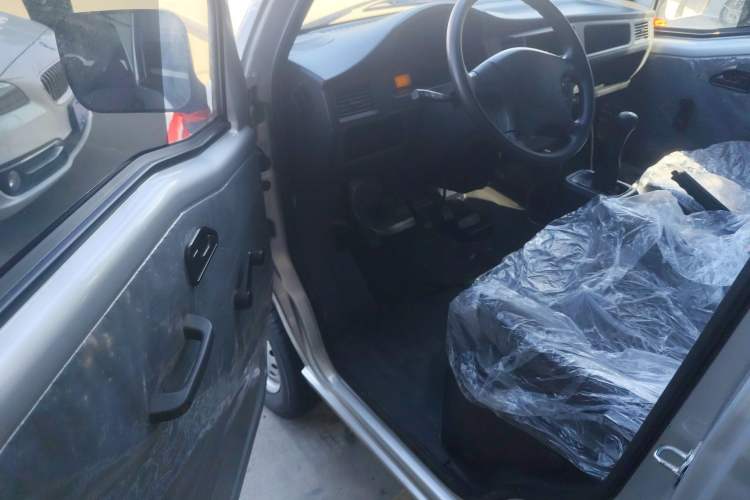 Used Wuling Zhiguang 2023 1.5L Practical Version 5/7 Seats