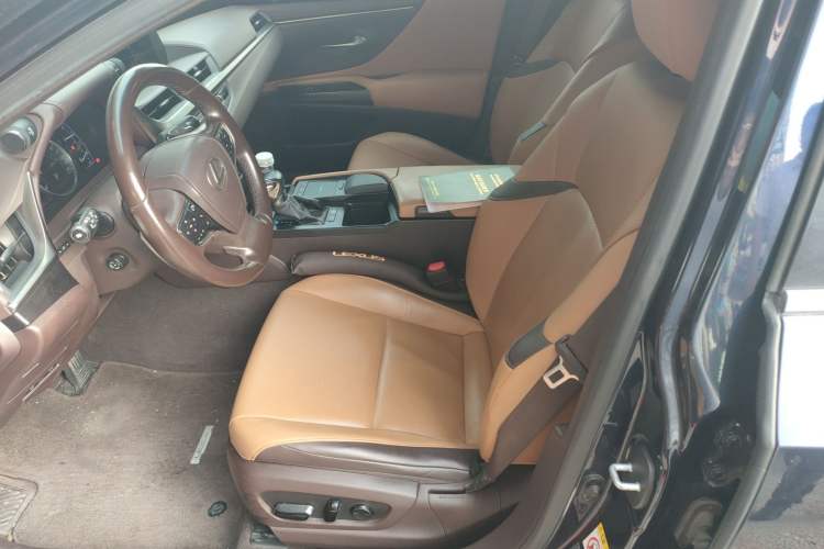 Used Lexus ES 2018 200 Excellence Edition China VI Standard
