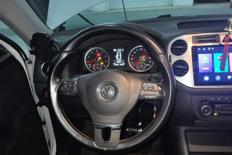 Used Volkswagen Tiguan 2012 1.8TSI Automatic Two-Wheel Drive Zhaoshi Edition Steering Wheel