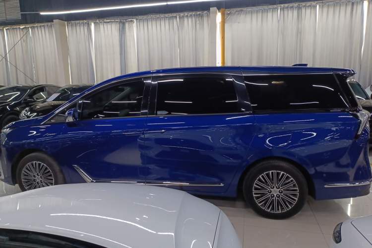 Used Buick GL8 New Energy 2024 Lu Zun Luxury Edition 7-Seater
