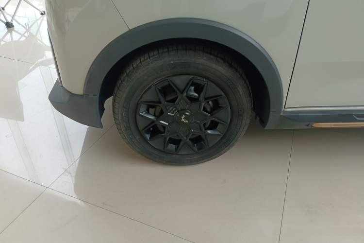 Used Wuling Hongguang MINIEV 2022 GAMEBOY 300km Play Edition Lithium Iron Phosphate Left Front Wheel Hub