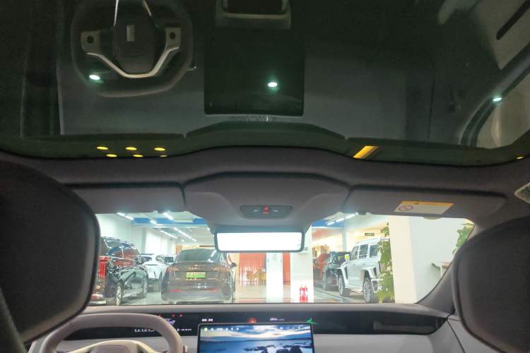 Used Avatr 06 2025 Pro Range-Extended Edition Headliner